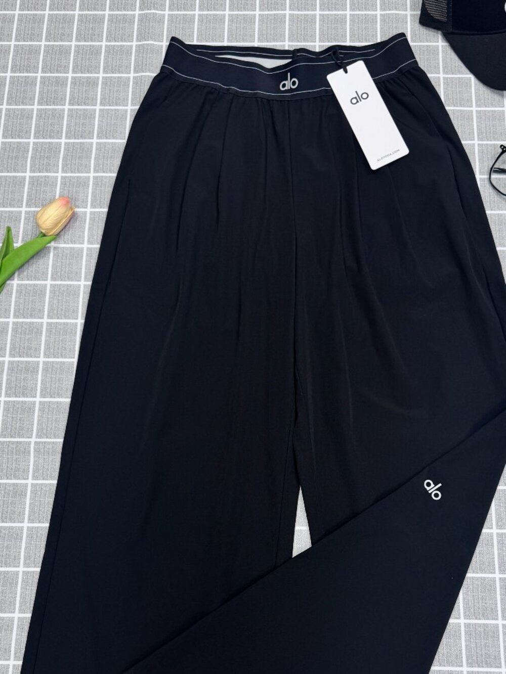 NWT💖🥰ALO Yoga Suit Up Black female Trouser (Regular) Makes you look taller - Picture 2 of 7